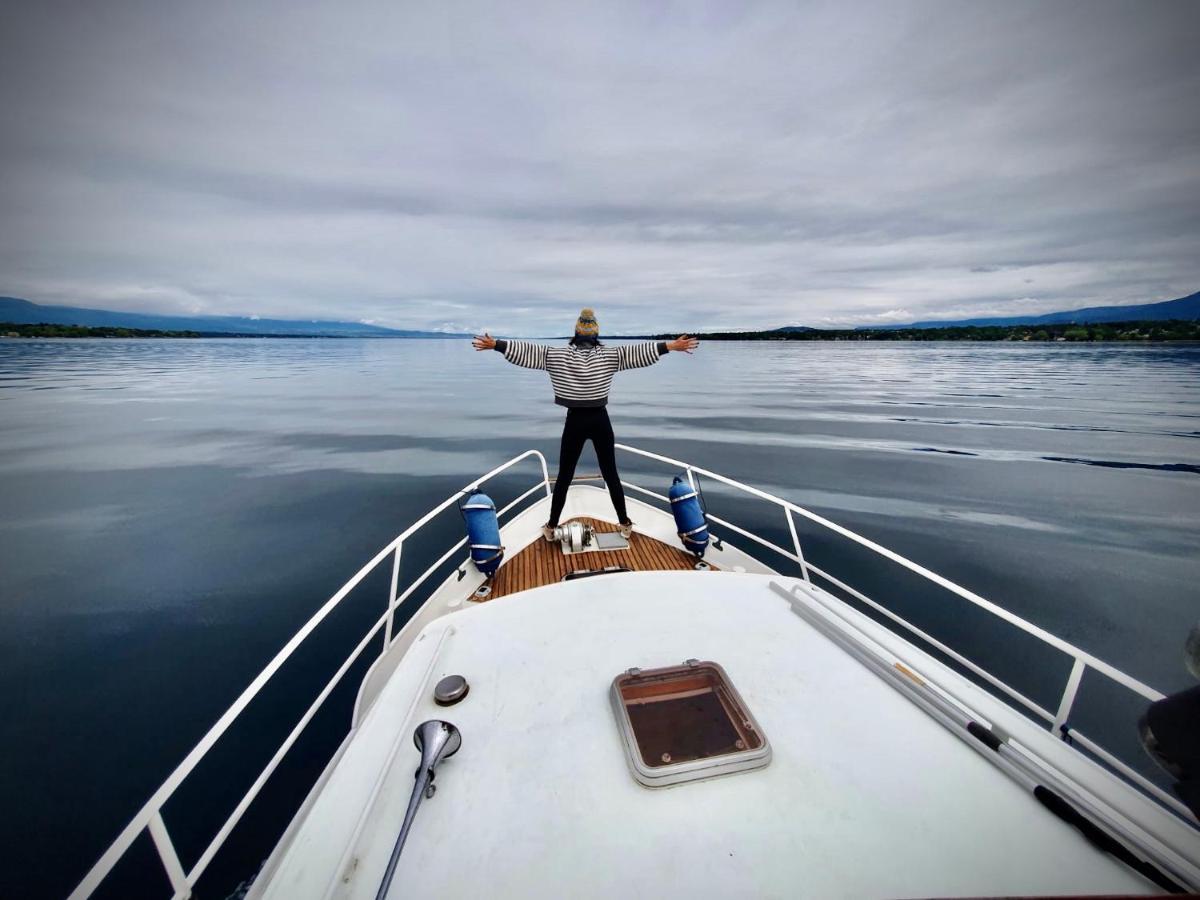Botel Homeboat-maison Flottante Geneva
