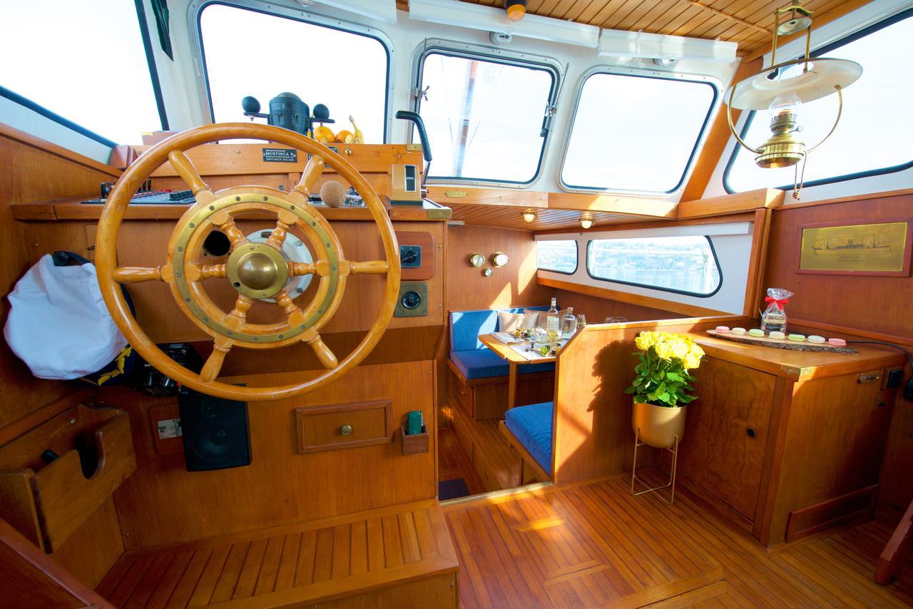 Botel Homeboat-maison Flottante Geneva
